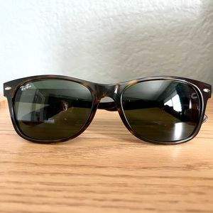 Ray-Ban Wayfarer Non-Polarized Sunglasses